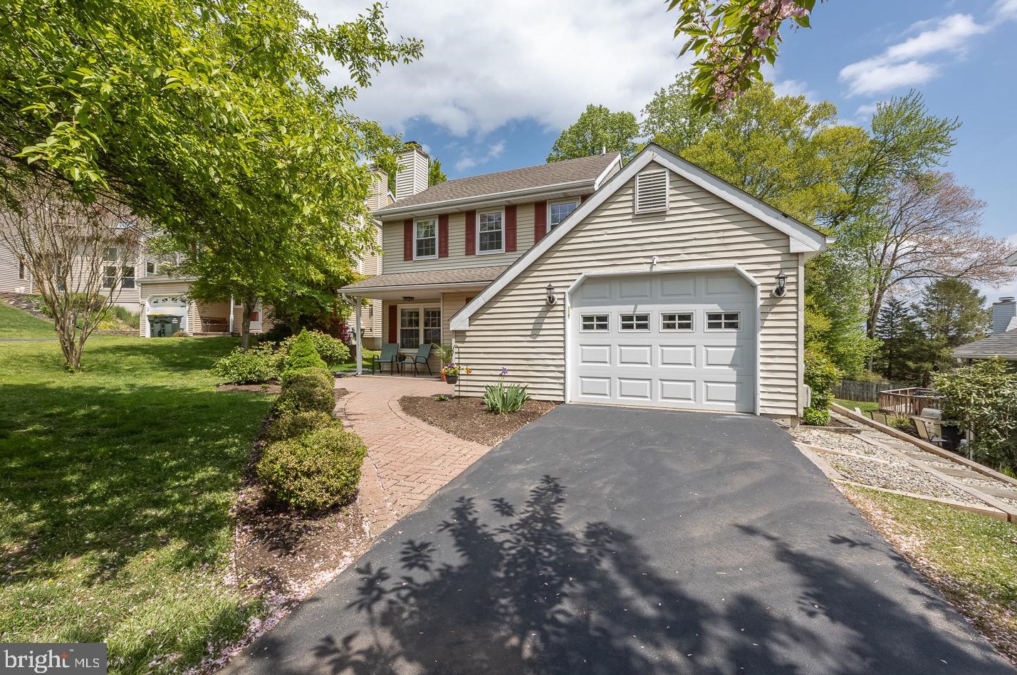 1221 Delaware Ln, Downingtown, PA 19335-3838