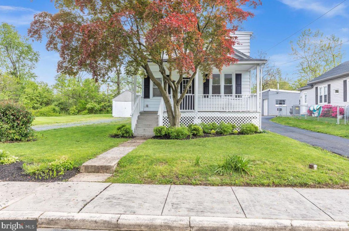 1019 Riverside Dr, Pottstown, PA 19465