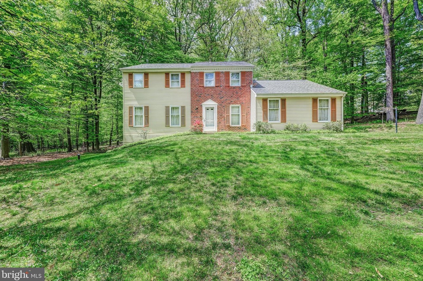 327 Firethorne Cir, Exton, PA 19341-2021