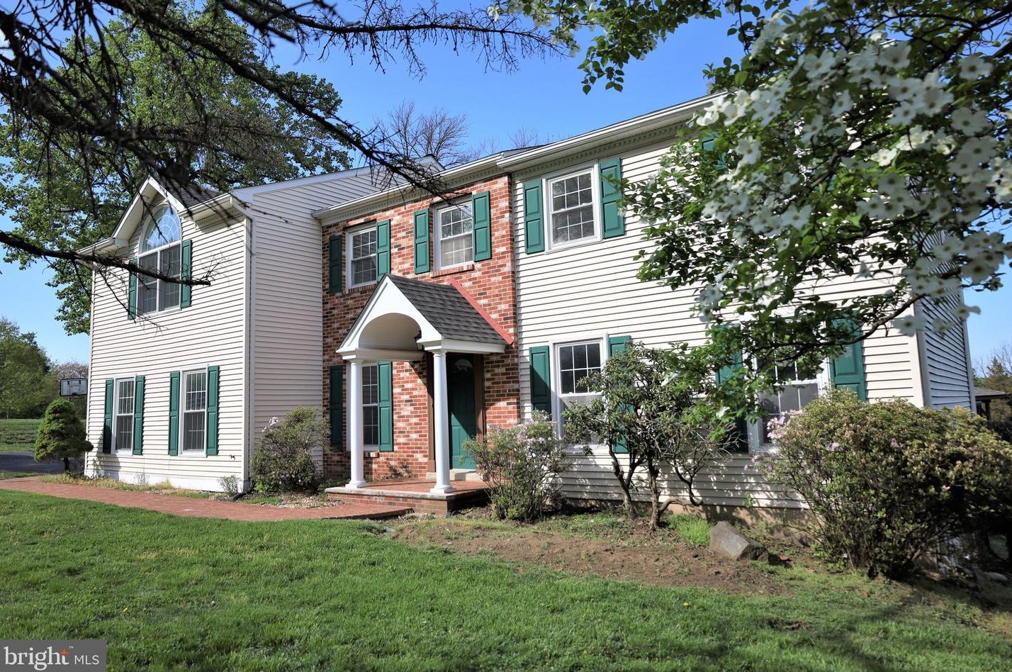 2 Trevor Ln, Frazer, PA 19355