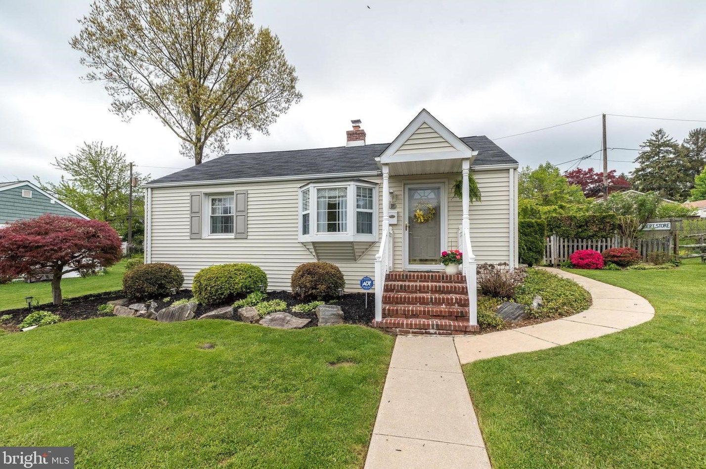 18 Fairview Rd, Paoli, PA 19301