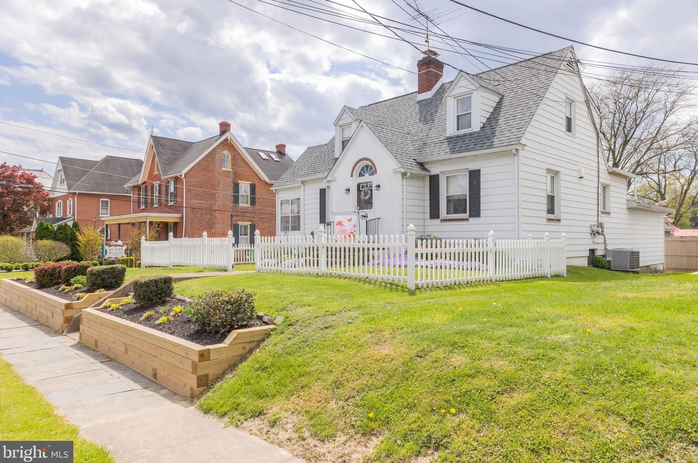 200 Pennsylvania Ave, Avondale, PA 19311
