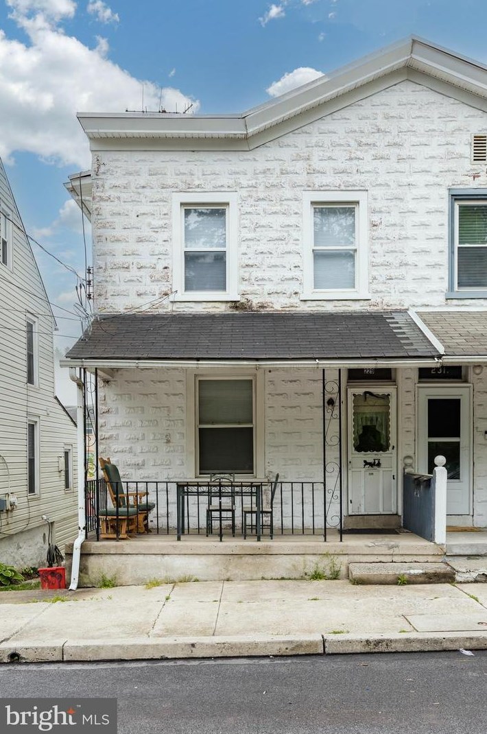 229 S Main St, Spring City, PA 19475