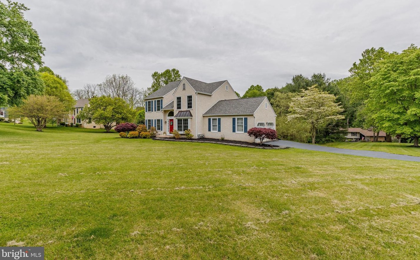 1027 Dunvegan Rd, West Chester, PA 19382-7101
