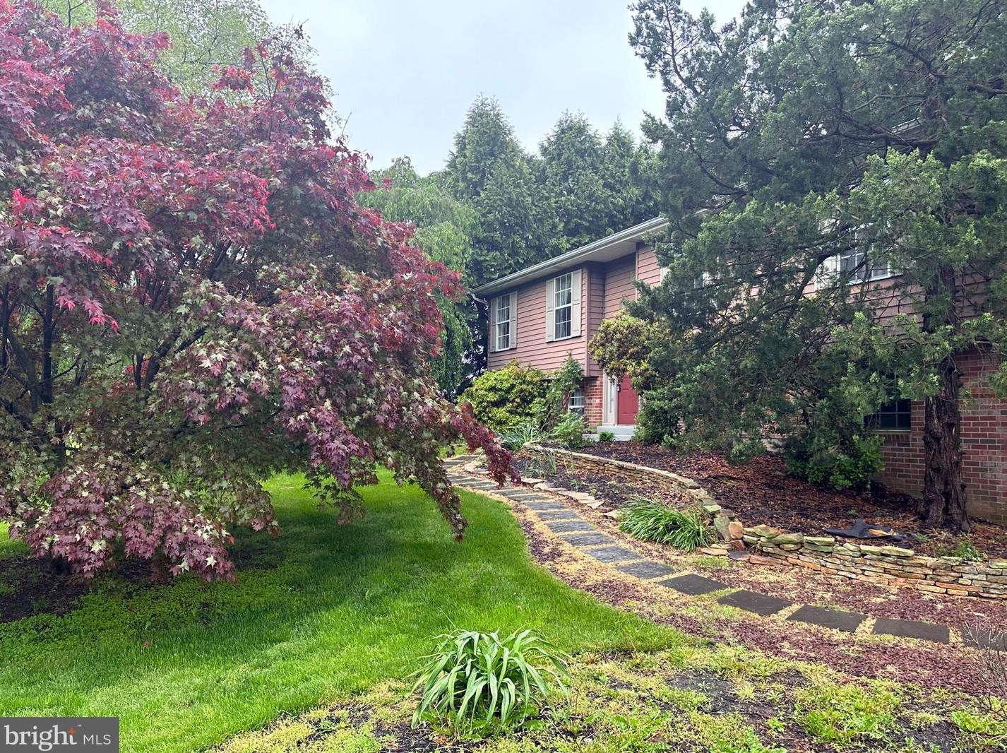 128 Westview Dr, New London Township, PA 19352