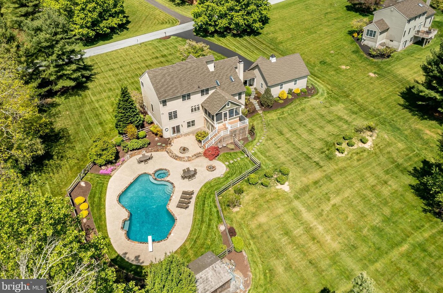 210 Meadow Greene Cir, Glenmoore, PA 19343