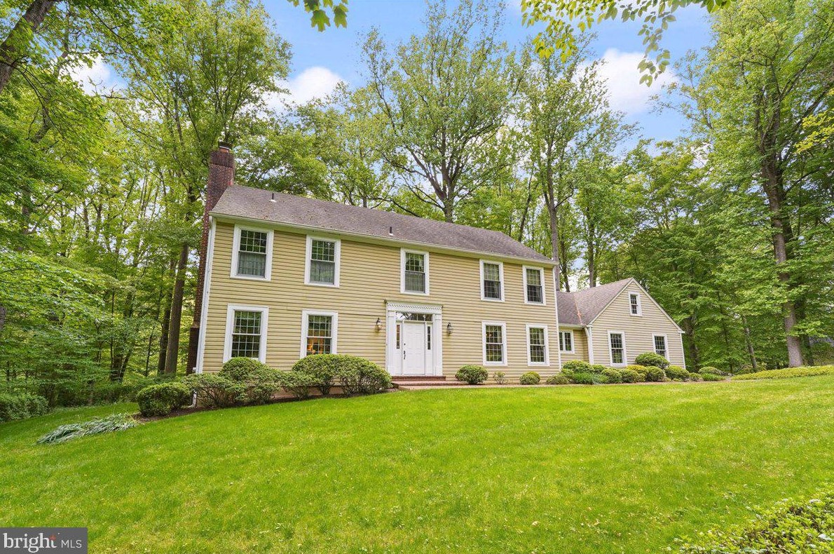 1119 Independence Dr, West Chester, PA 19382