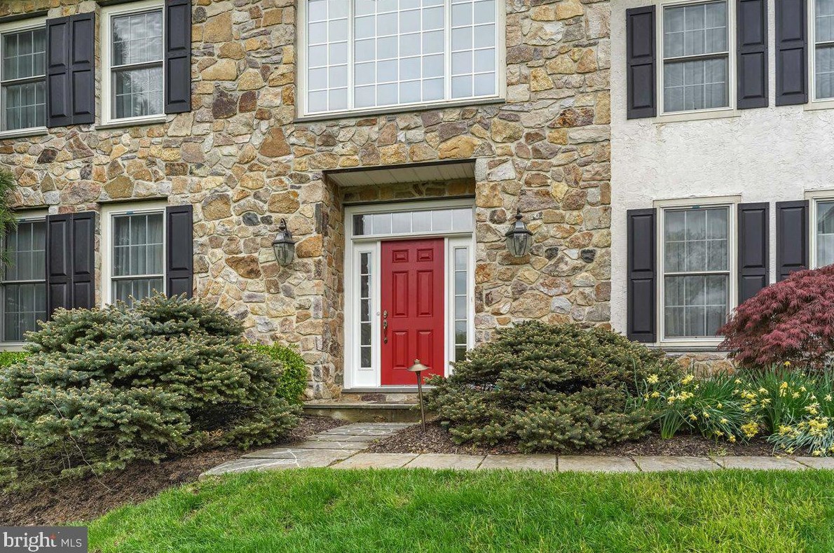 3 Overlook Cir, West Chester, PA 19382