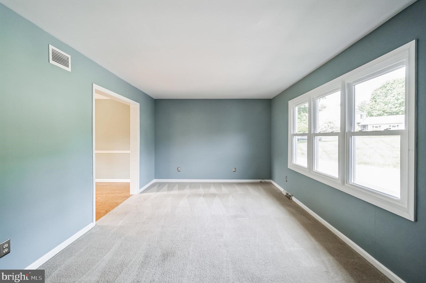 16 Main Lin Dr, Romansville, PA 19320-1456