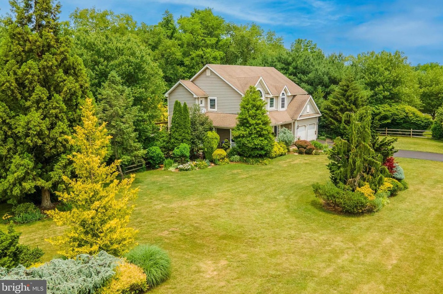 59 Lauren Ln, Romansville, PA 19320-1281