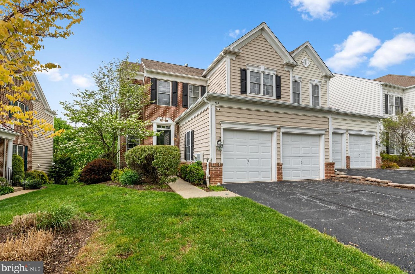 709 Mercers Mill Ln, West Chester, PA 19382-4101