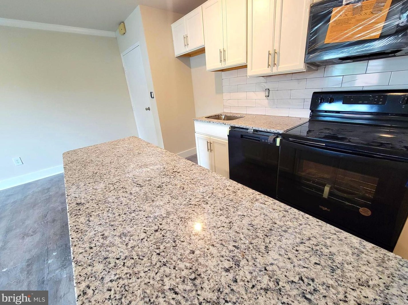 38 1/2 W Lancaster Ave #7, Downingtown, PA 19335