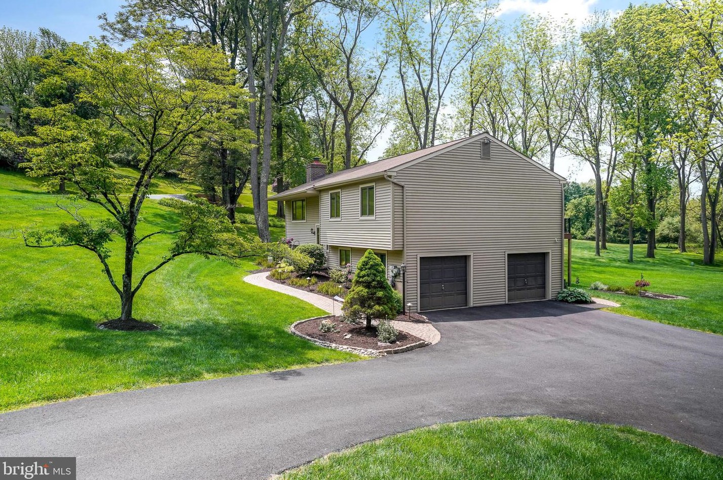 601 Spring Line Dr, West Chester, PA 19382
