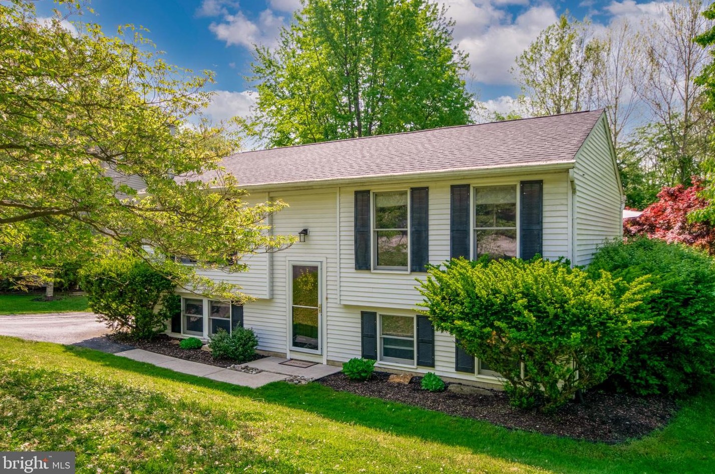 213 Katherine Ln, Romansville, PA 19320-2257