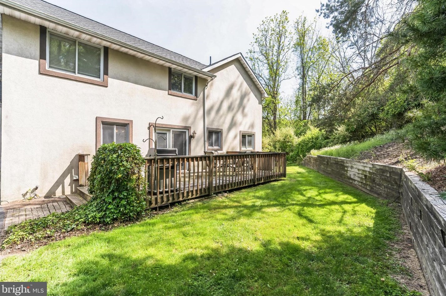 1441 Williamsburg Dr, West Chester PA  19382-6835 exterior