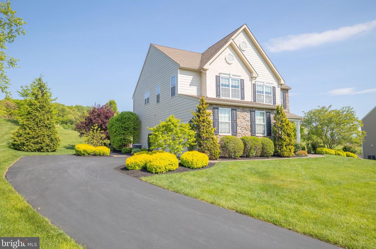 229 Ironstone Ln, Marsh, PA 19520