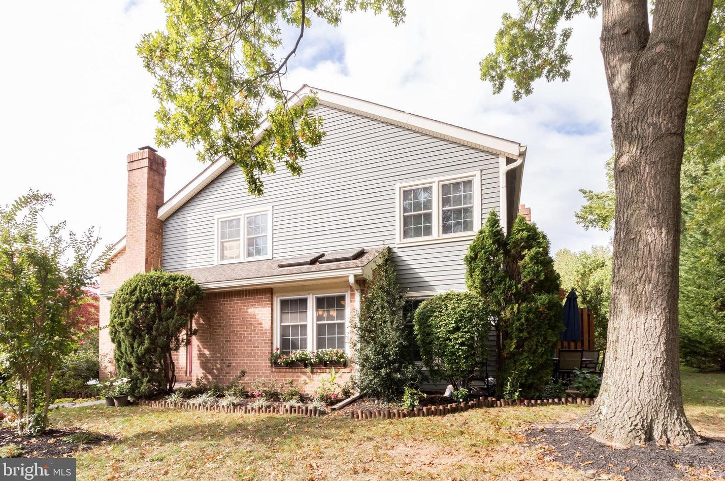 48 Stonehurst Ct, Wayne, PA 19087