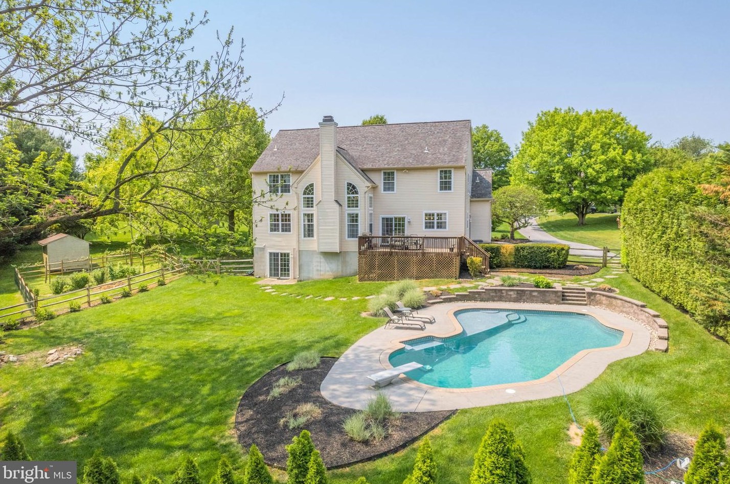 15 Angelica Dr, Avondale, PA 19311-1326