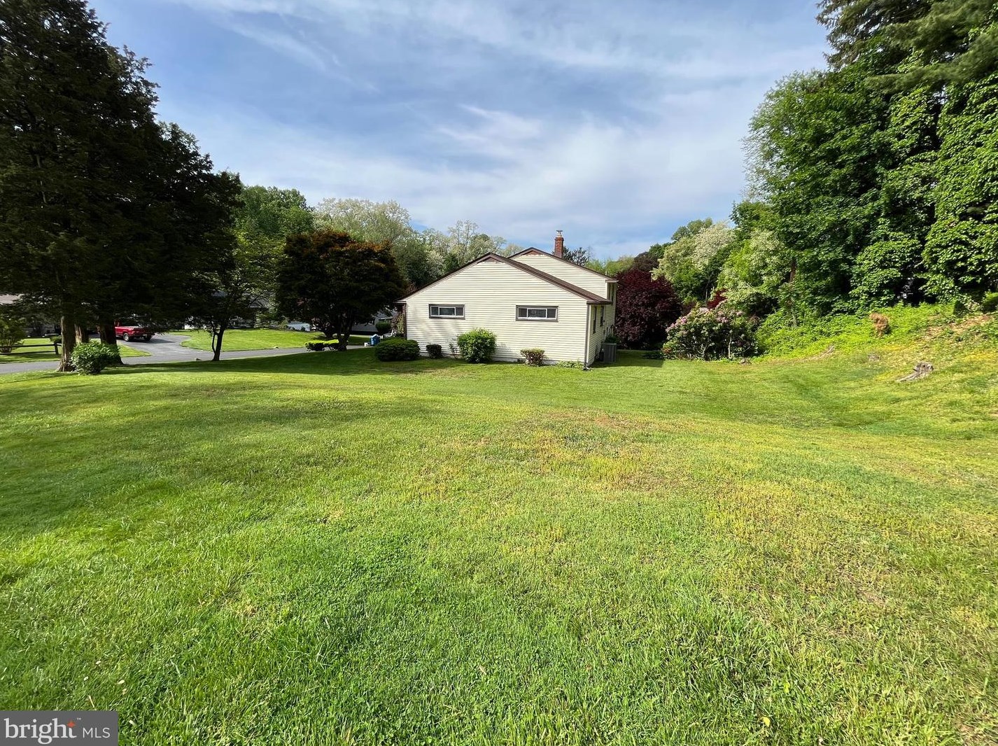 1213 Farmington Ln, West Chester PA  19380-4606 exterior