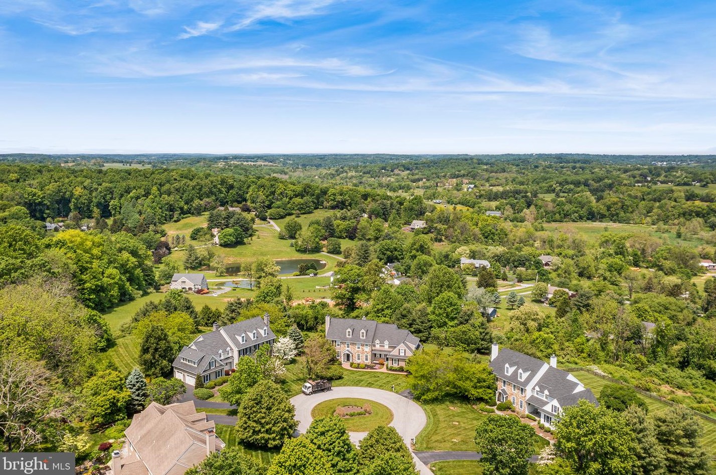 19 Maentel Dr, West Chester, PA 19382