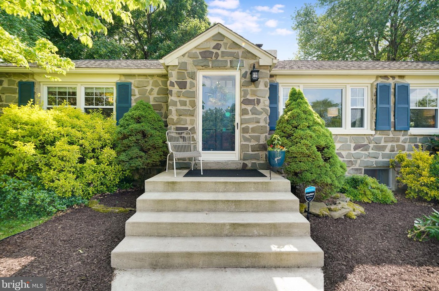 324 Georgia Ln, West Chester, PA 19380
