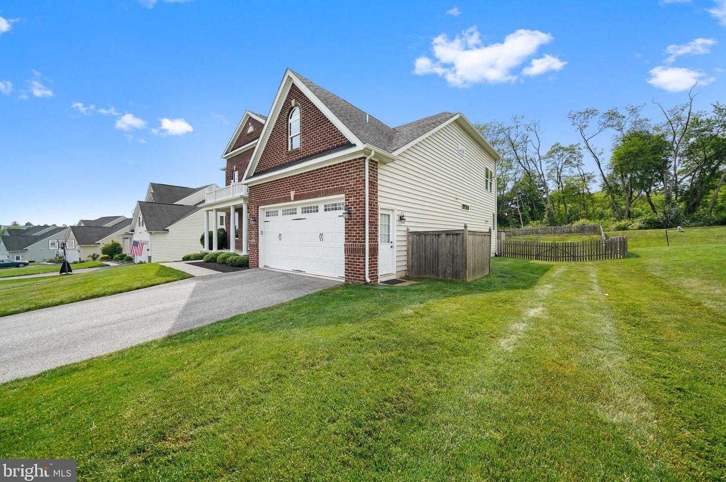 95 Inniscrone Dr, Avondale, PA 19311-9313