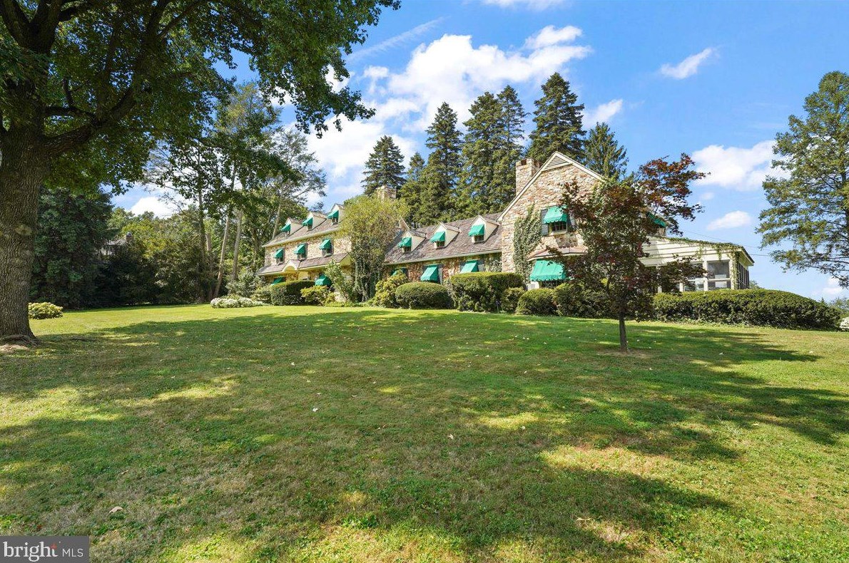 153 E Locust Ln, Kennett Sq, PA 19348