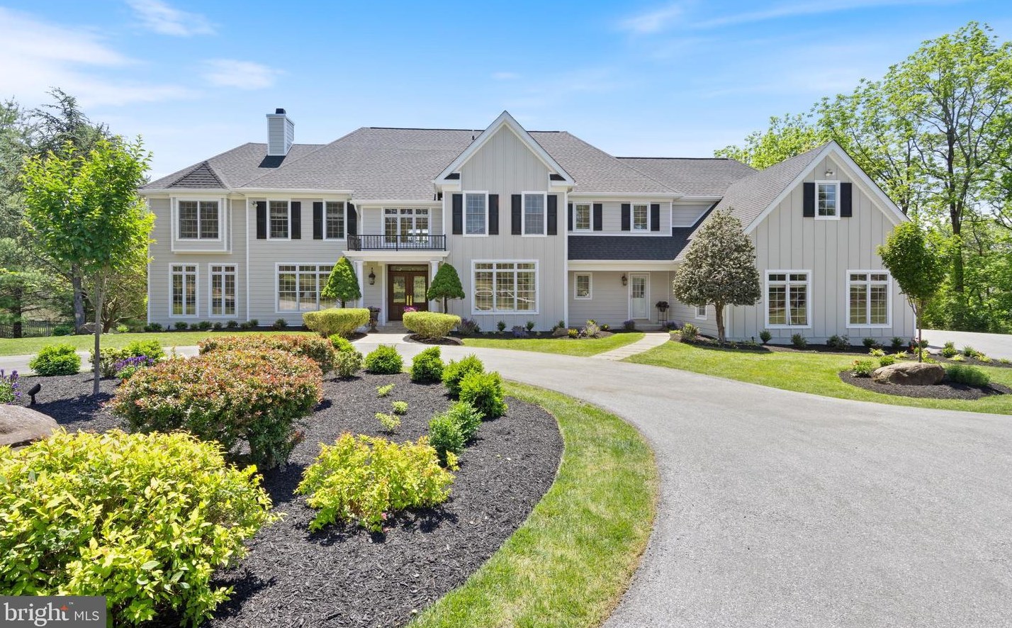 1014 Sugartown Rd, Berwyn, PA 19312