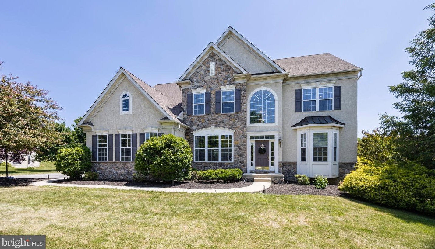 43 Mendenhall Dr, Romansville, PA 19320-1234