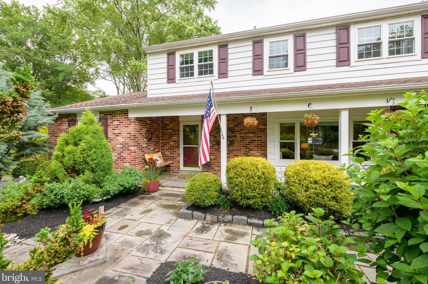 106 Glendale Rd, Exton, PA 19341-1542