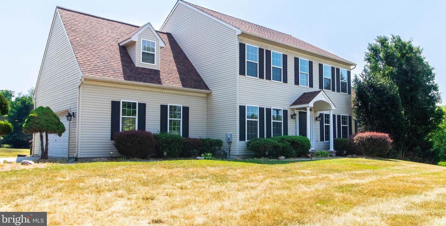 1227 Thunder Hill Rd, New London Township, PA 19352-1111