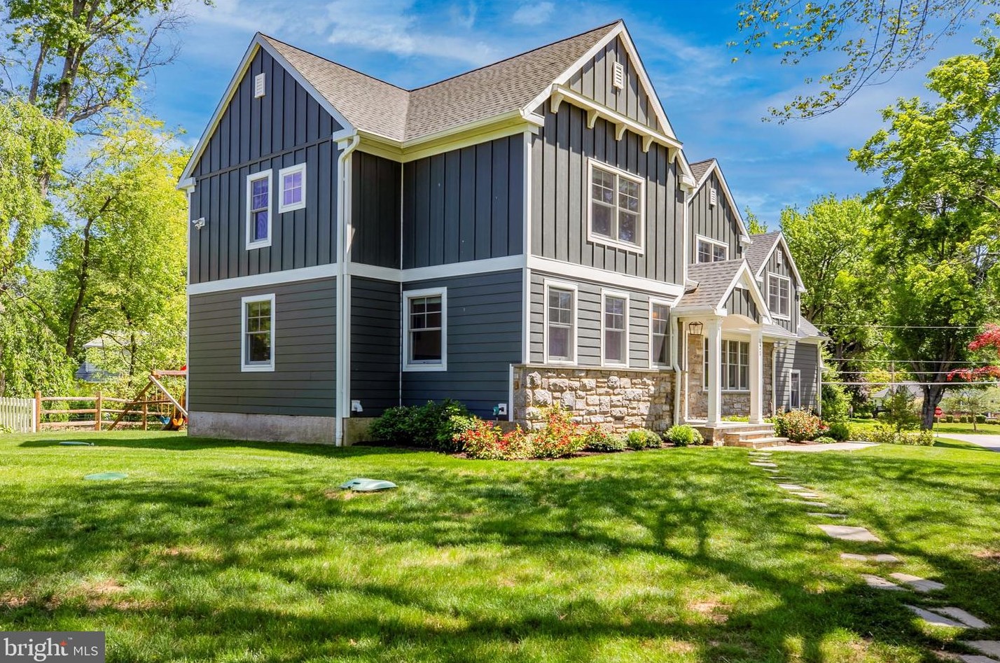 121 Hillside Rd, Wayne, PA 19087