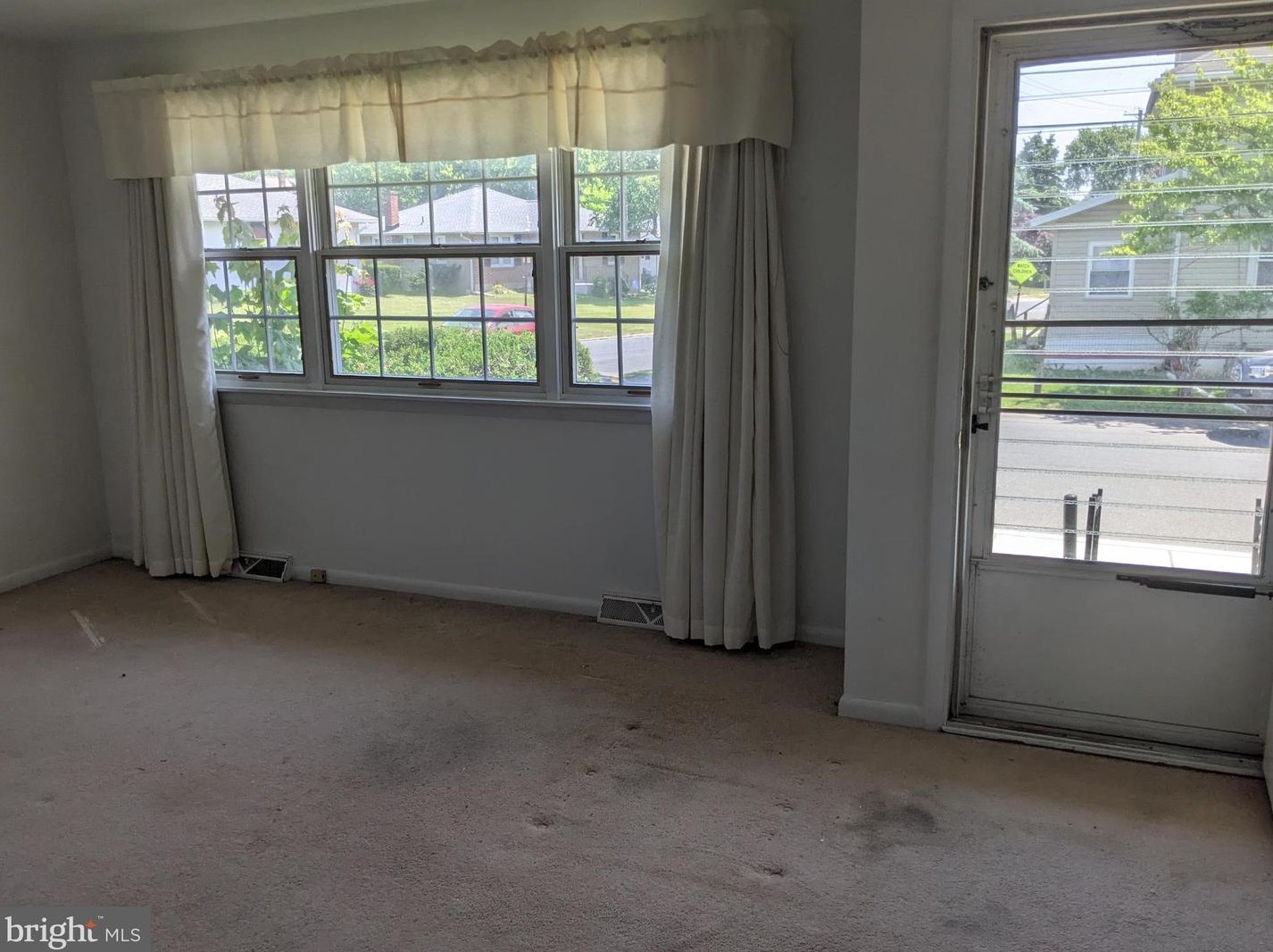 156 4 St, Oxford PA 19363-1433 exterior