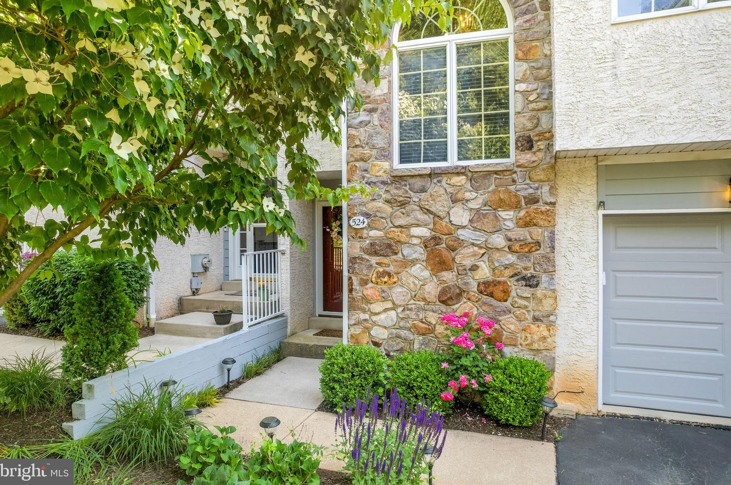 524 Saxony Dr, Exton, PA 19341-2066