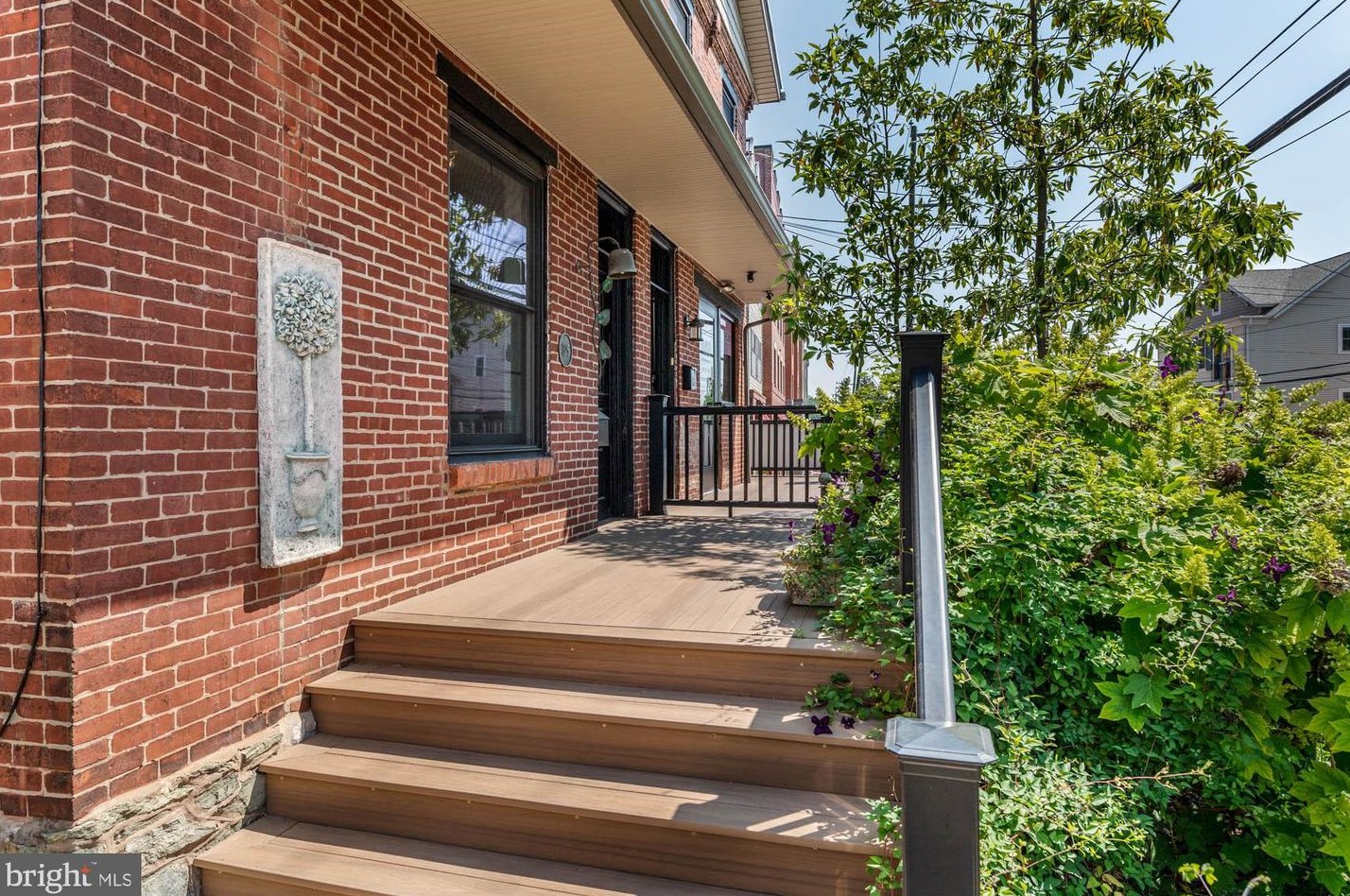 325 King St, Frazer, PA 19355-2519