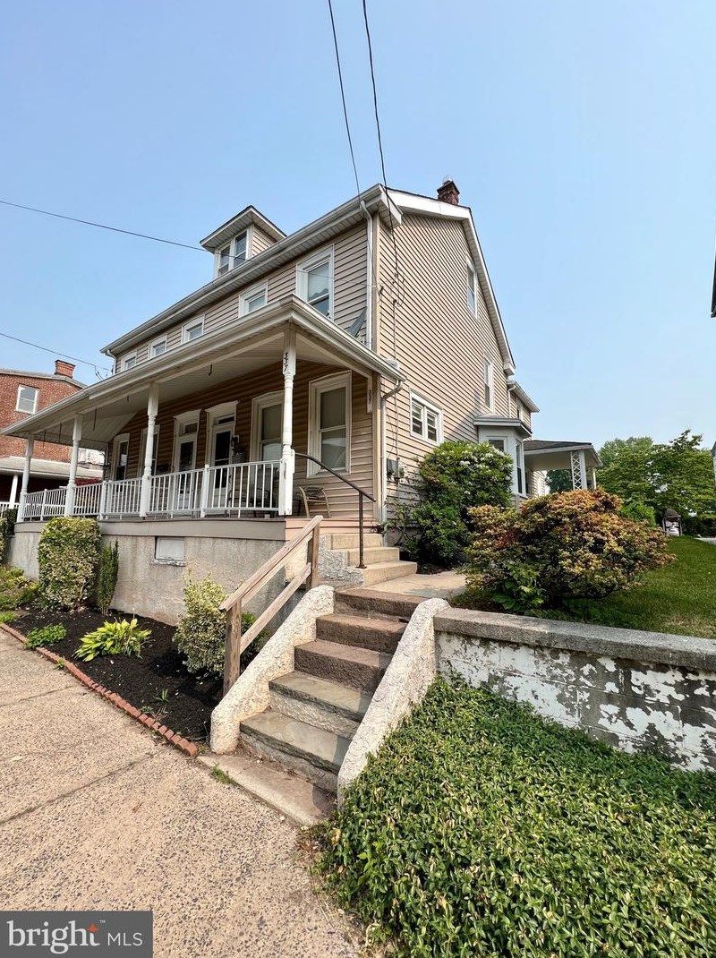 337 Bridge St, Spring City, PA 19475-1305