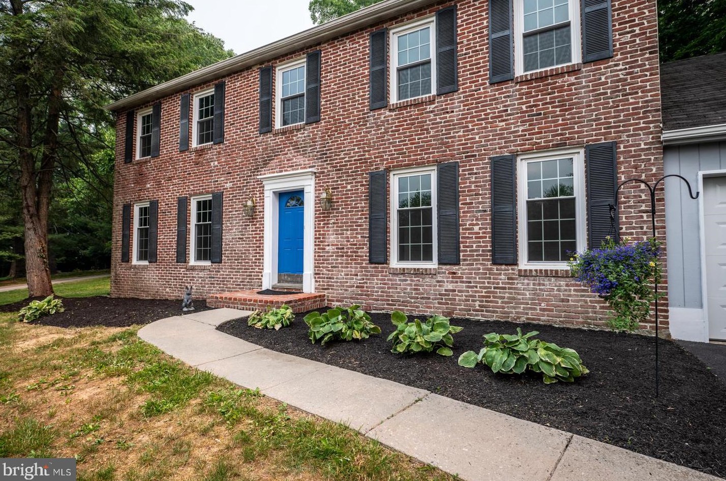 1528 Canterbury Ln, Berwyn, PA 19312