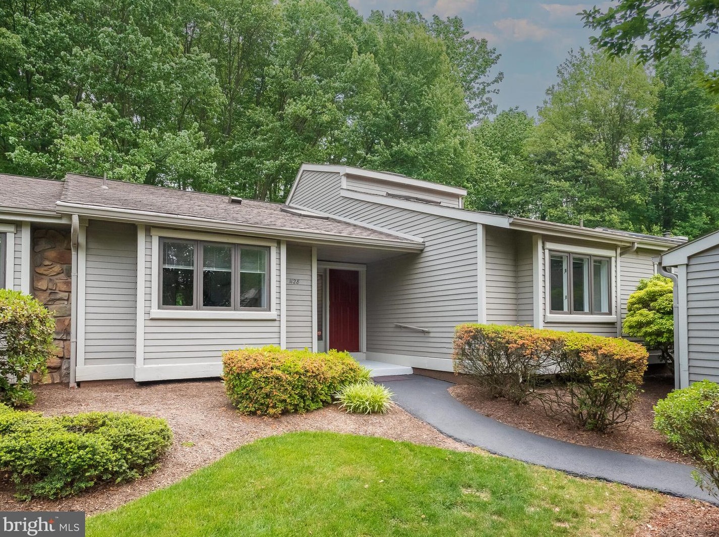 1128 Merrifield Dr, West Chester, PA 19380-6834