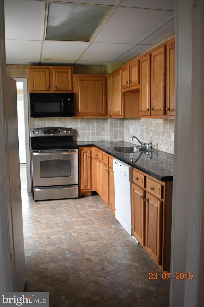 99 Chester Ave, Romansville PA  19320-3668 exterior