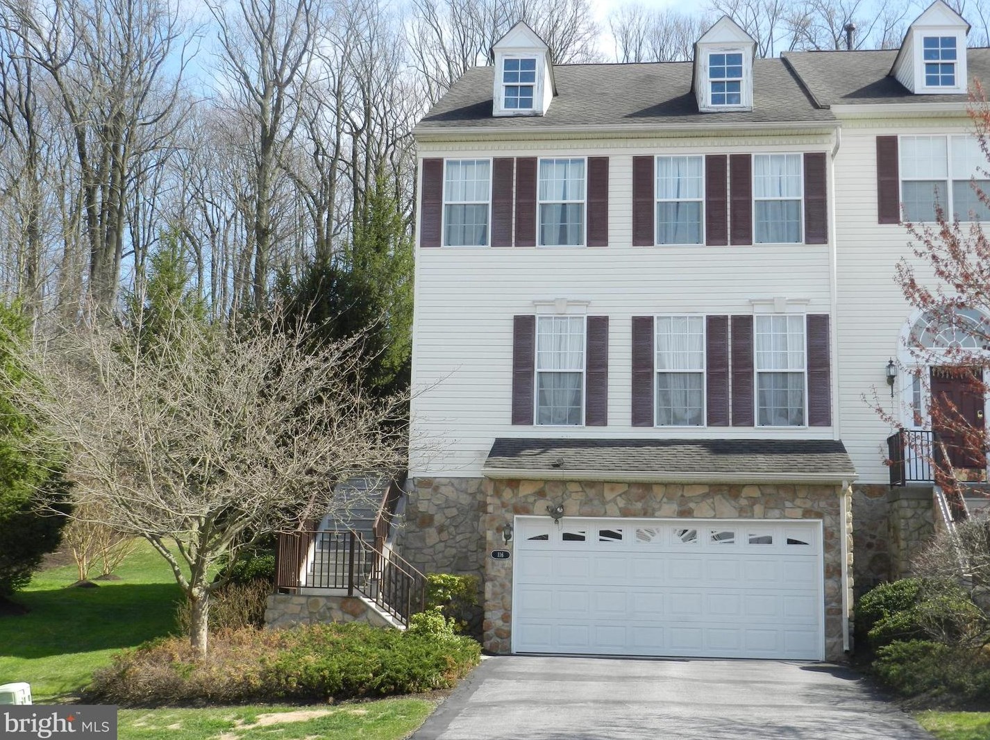 116 Fringetree Dr, West Chester, PA 19380