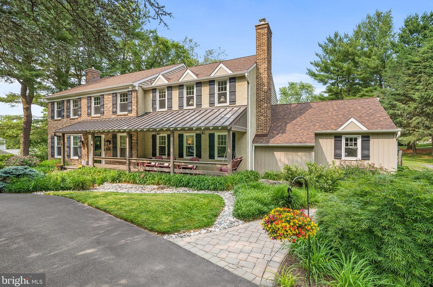 737 Isaac Taylor Dr, West Chester, PA 19382-7042