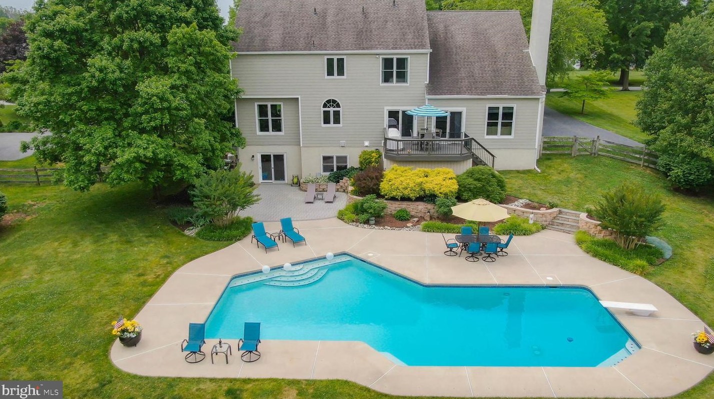 982 Regimental Dr, West Chester, PA 19382