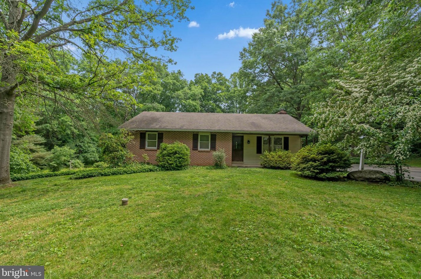 97 Barneston Rd, Honey Brook, PA 19344
