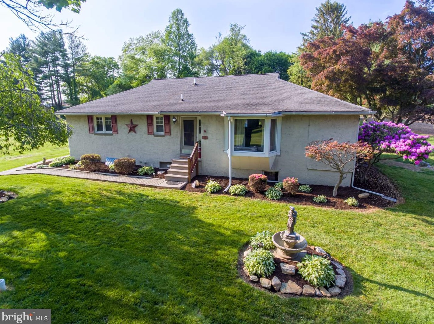 61 Wagner Ln, Romansville, PA 19320-4171