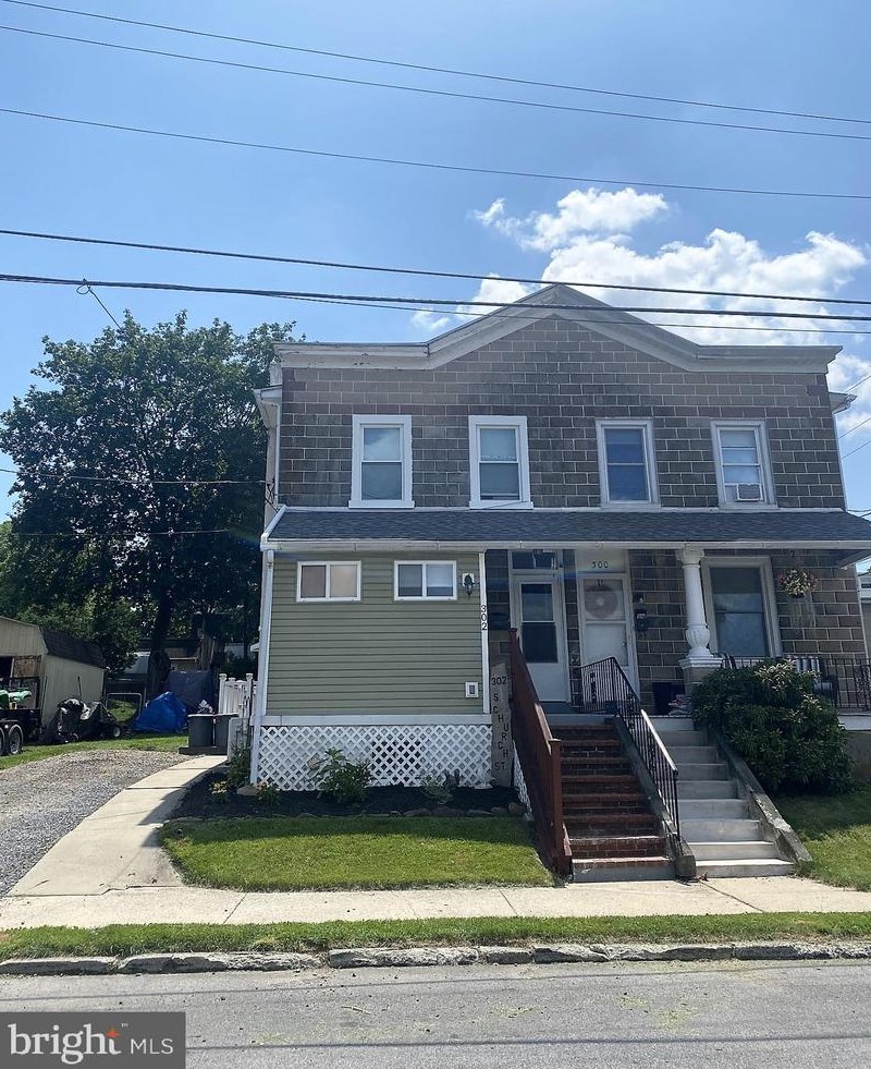 302 Church St, Spring City, PA 19475-2005