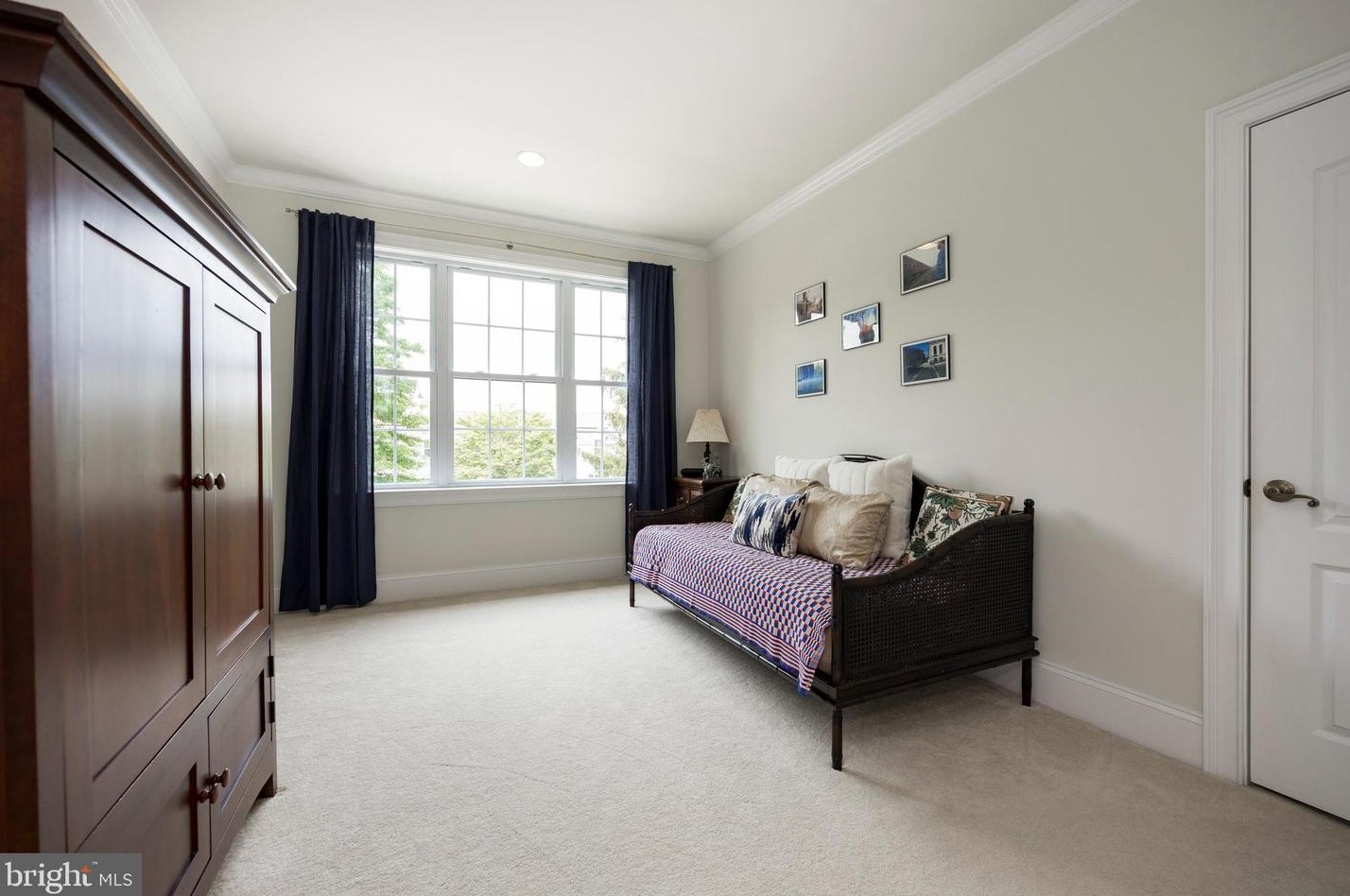 201 Caleb Dr, West Chester PA  19382-6177 exterior