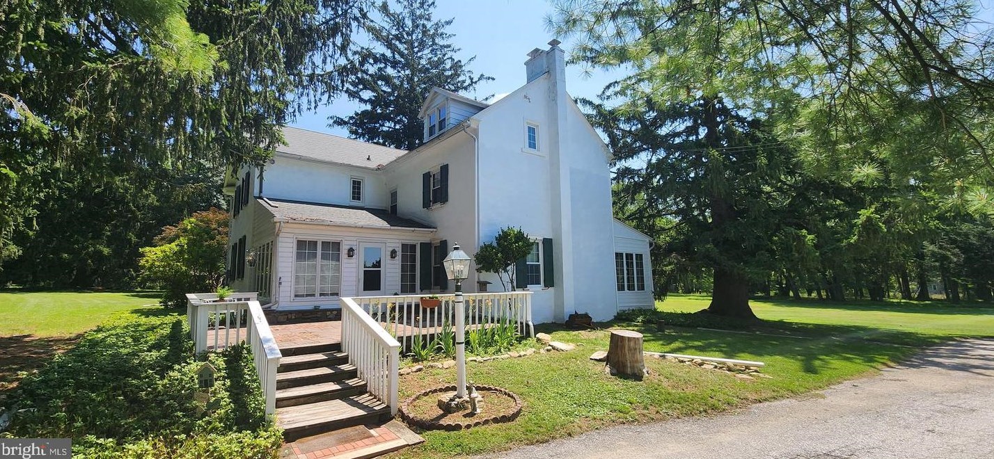 129 Lynwood Ln, Exton, PA 19341-3054