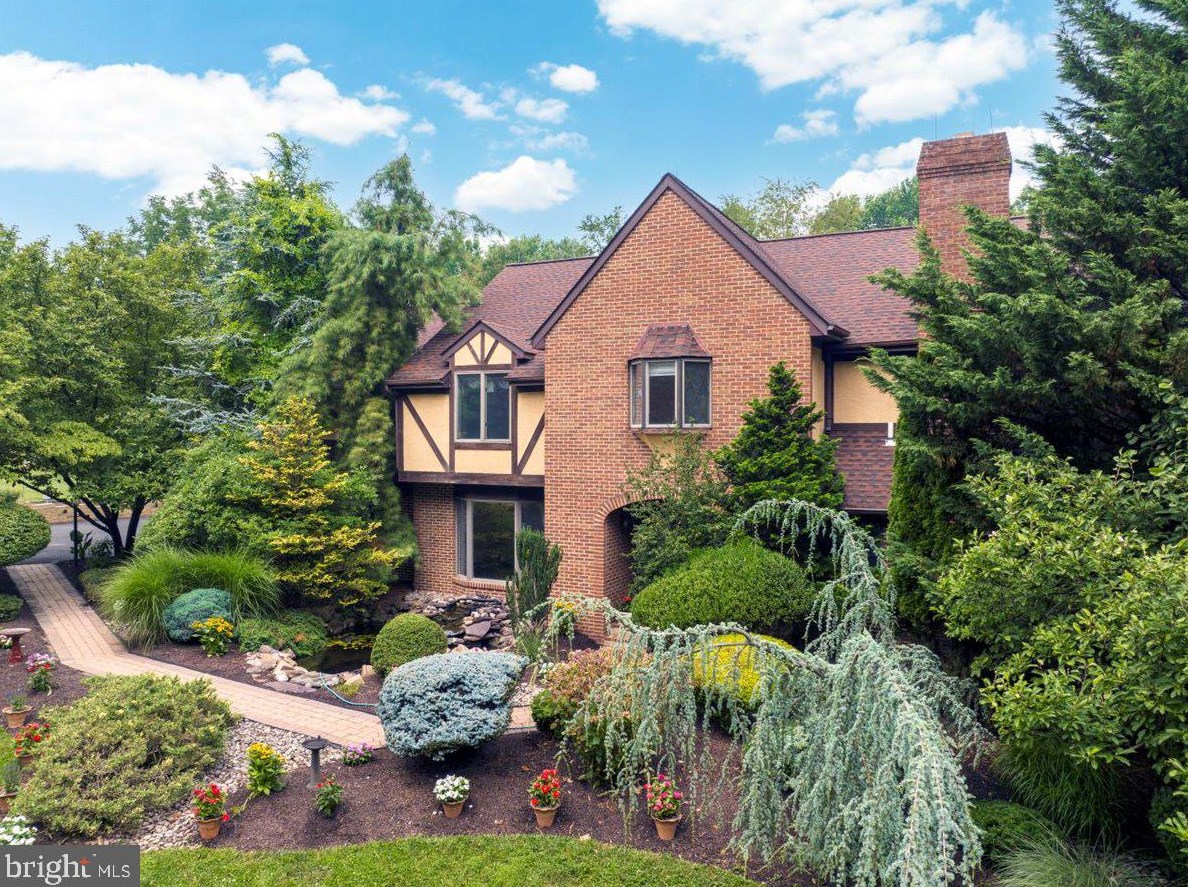 900 Scholl Rd, Pottstown, PA 19465