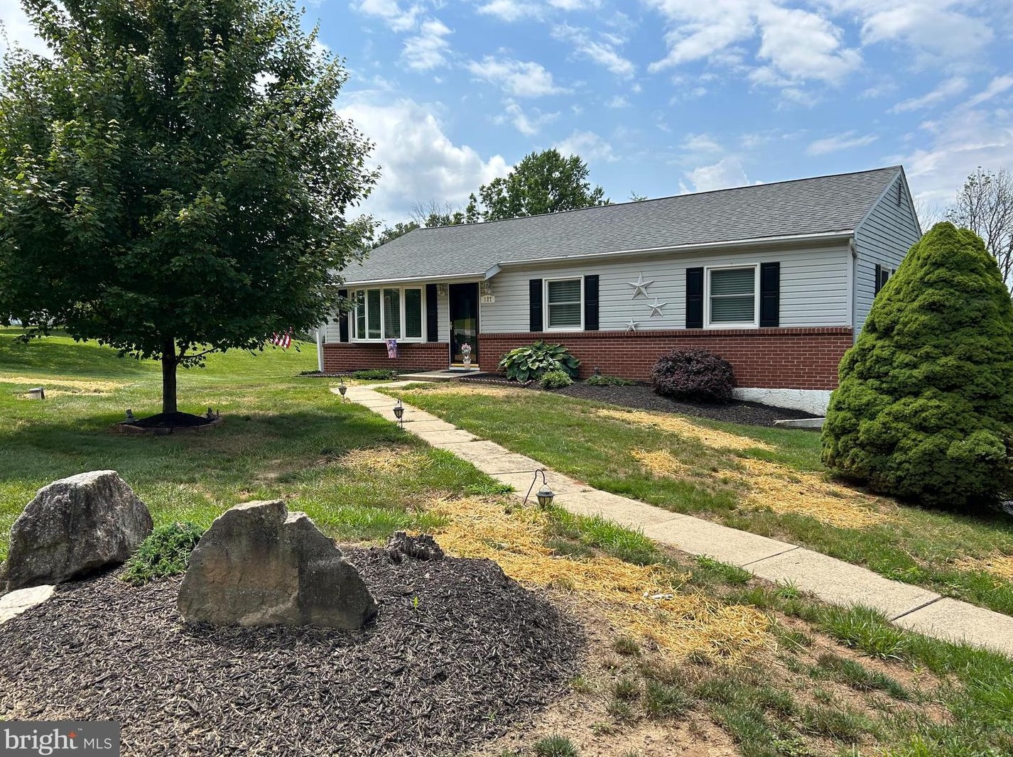 127 Highland Dr, Romansville, PA 19320-1709