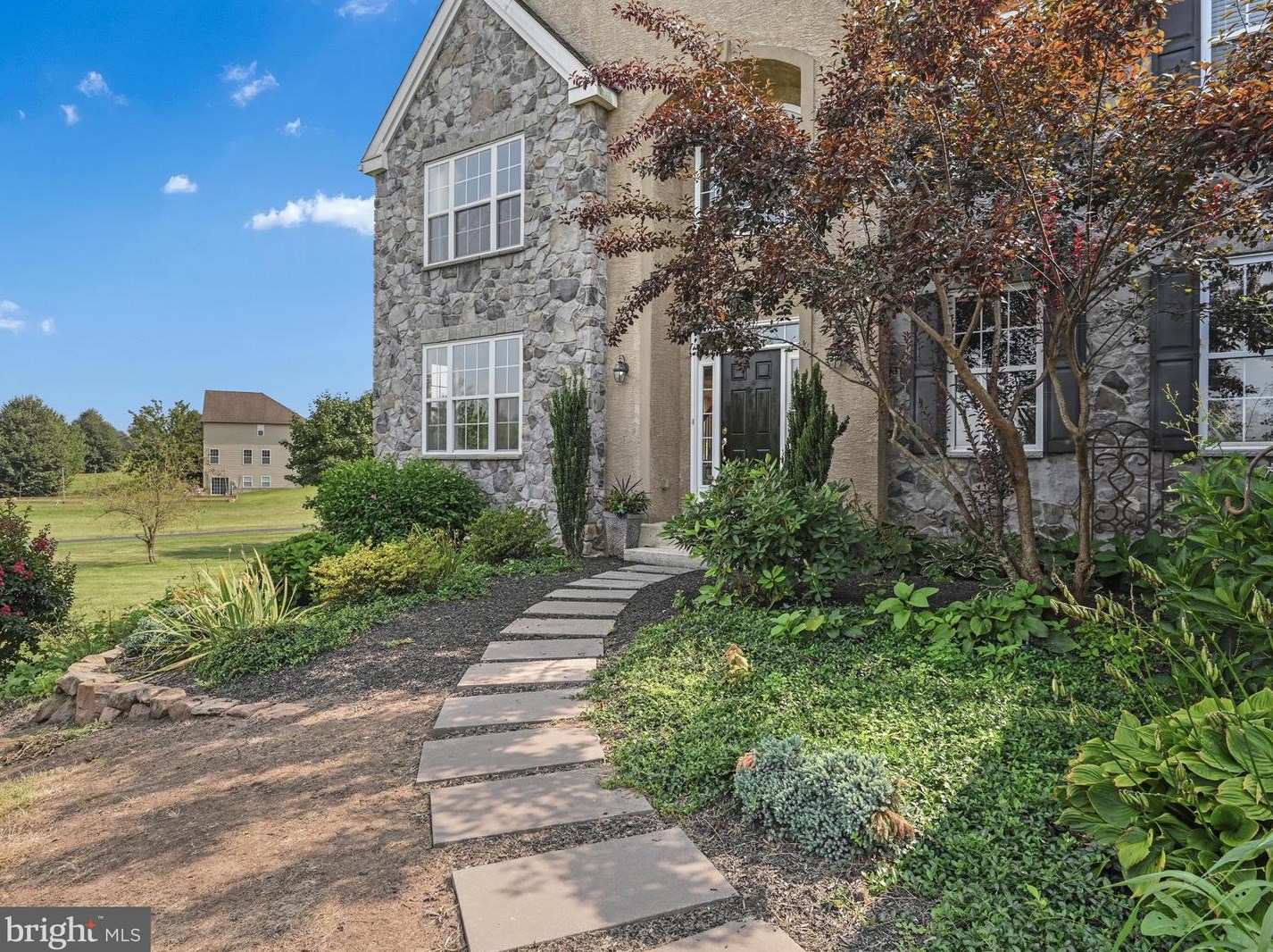 99 Wiand Ln, Spring City, PA 19475-9602